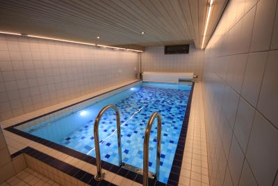 Allas A-talon saunassa.